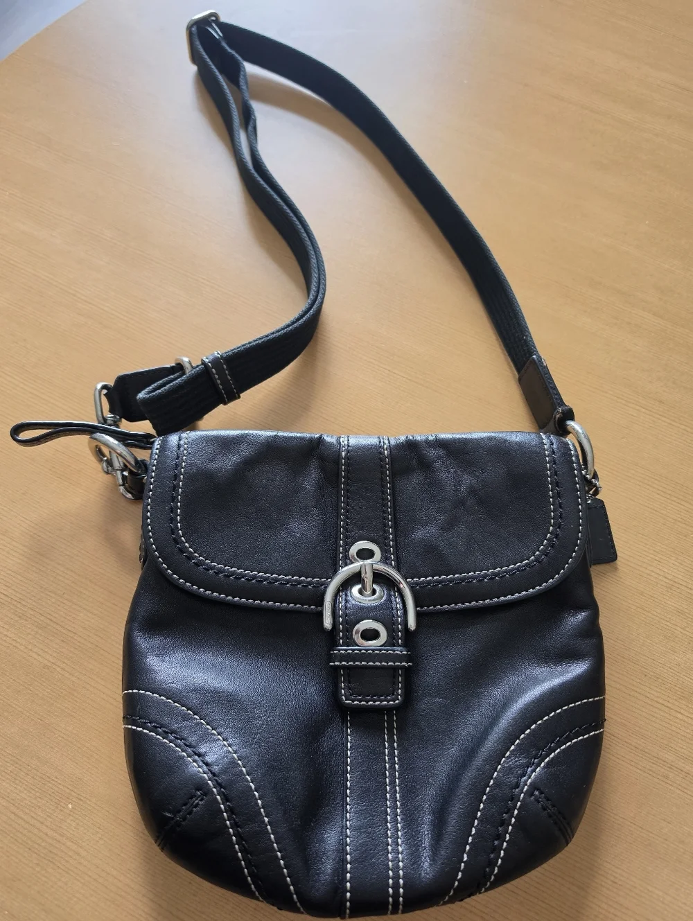Coach Soho Black Leather Flap Bag Contrast Stitch Turnlock Y2K - Picture 1 of 12